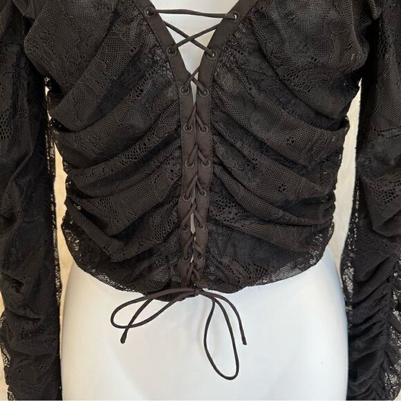 Guess by Marciano Caught on Lace Ruched Black Long Sleeve (S) - Picture 9 of 14